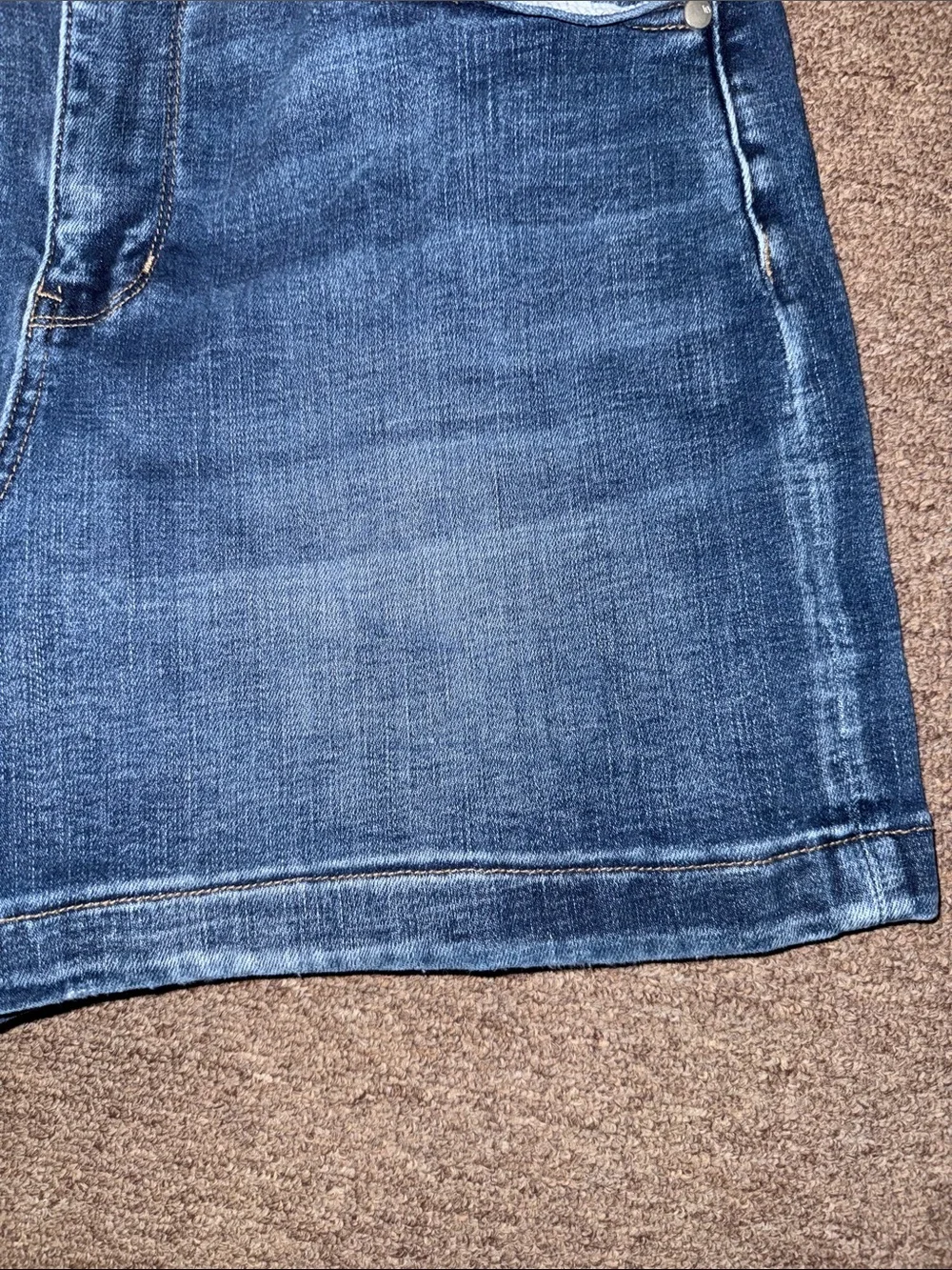 JUDY BLUE Denim Shorts - Medium Blue